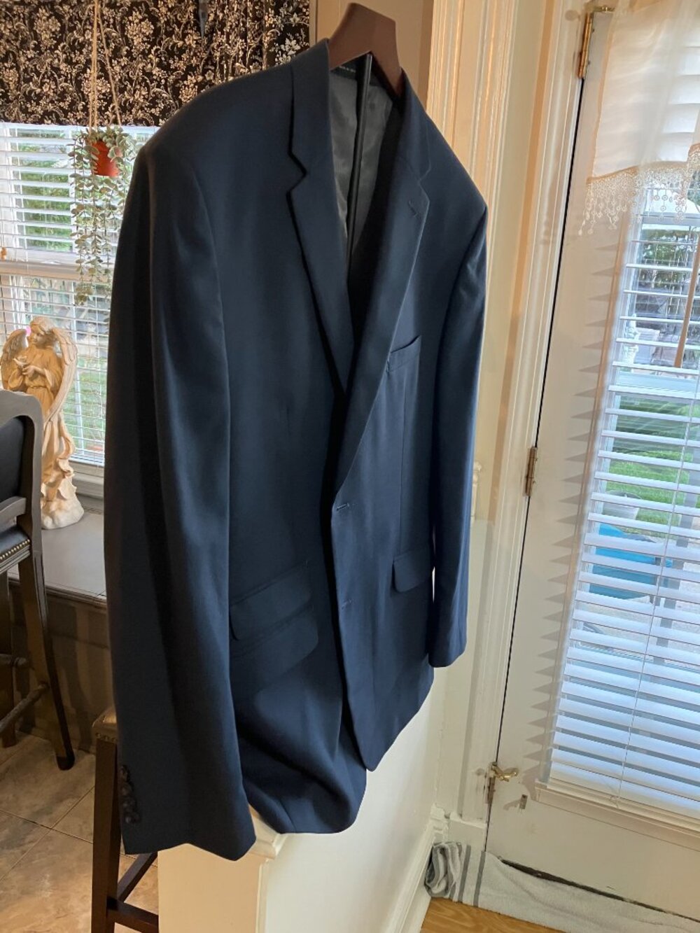 48R Perry Ellis suit